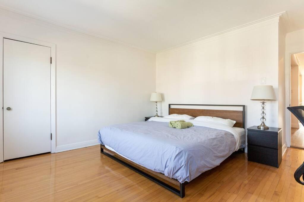 Free Parking, Beautiful 4 1/2- 2 Bedroom Apartment مونتريال المظهر الخارجي الصورة